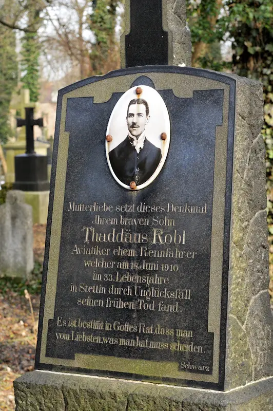 Ein Radlfahrer im Südfriedhof: Thaddäus Robl – Foto 1