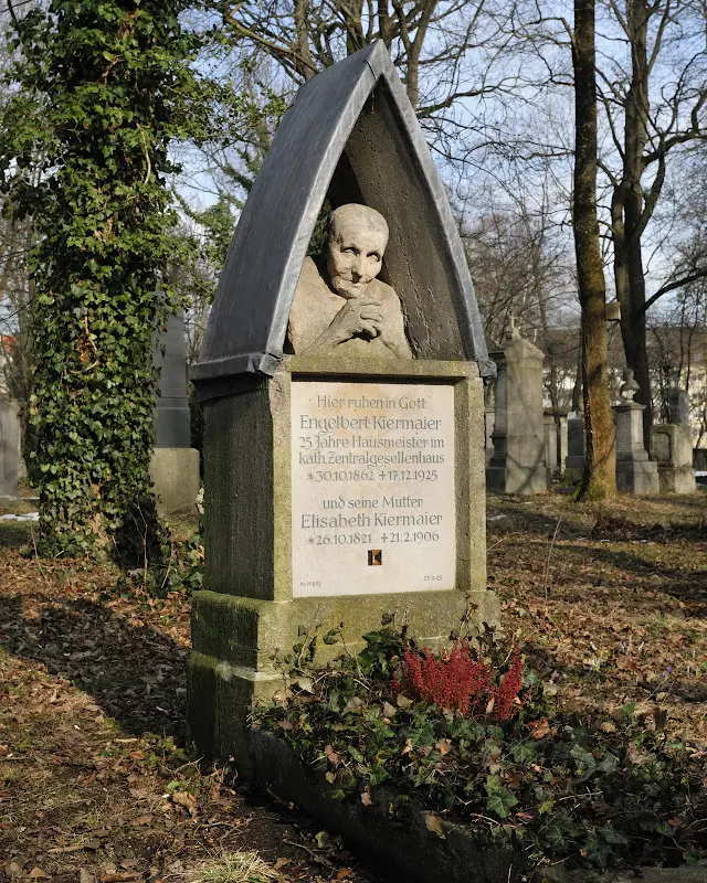 Ein Radlfahrer im Südfriedhof: Thaddäus Robl – Foto 25
