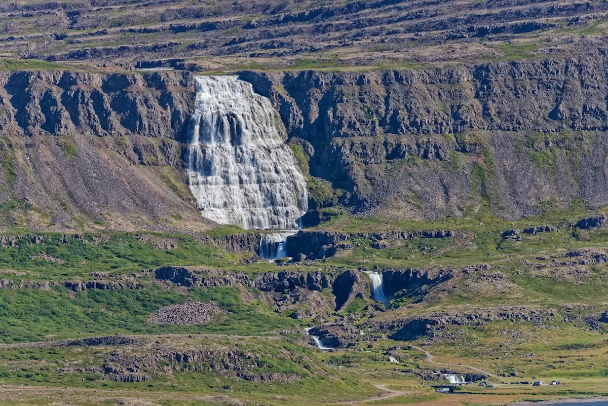 Dynandi Wasserfall – Foto 1