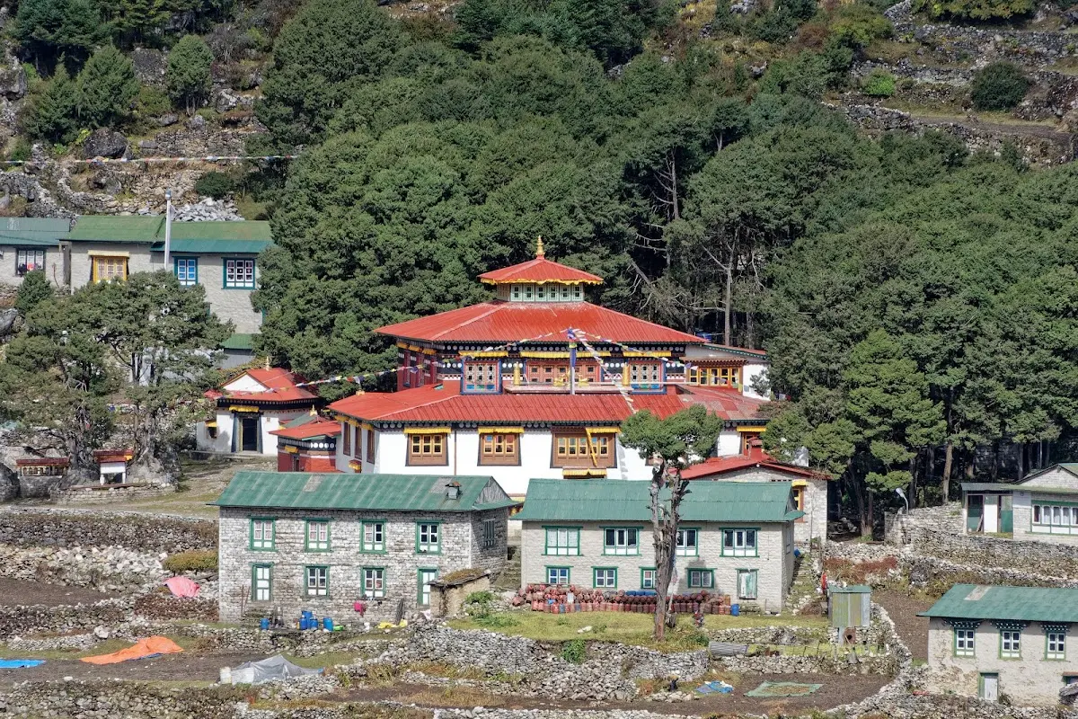 Namche Bazaar – photo 11